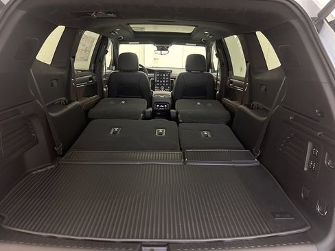 New 2026 GMC Acadia Denali Ultimate w/ LPO, All-Weather Package AWD/4WD image 8