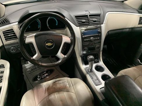 Used 2011 Chevrolet Traverse LTZ image 18