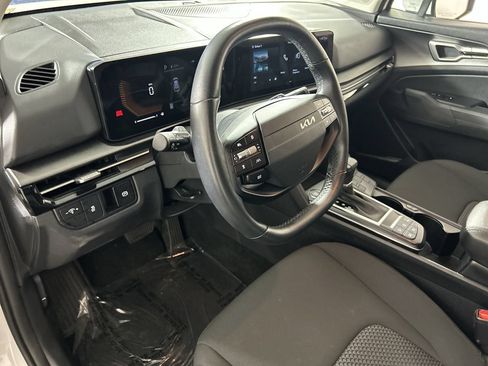 Used 2026 Kia Sportage LX FWD image 12