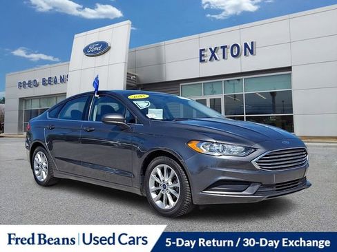 Certified 2017 Ford Fusion SE FWD image 1