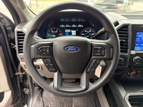 Used 2022 Ford F350 XLT w/ Black Appearance Package image 19