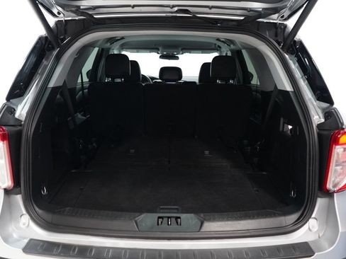 Used 2024 Ford Explorer XLT w/ Equipment Group 202A AWD/4WD image 35