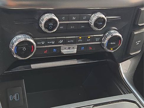 Used 2022 Ford F150 Lariat AWD/4WD image 14