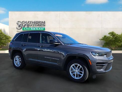 Used 2025 Jeep Grand Cherokee Laredo X AWD/4WD image 7