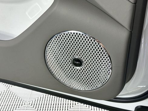 Used 2023 Bentley Flying Spur V8 AWD/4WD image 19