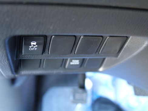 Used 2018 Nissan Pathfinder S image 13