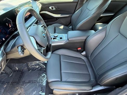 Used 2025 BMW 330i xDrive Sedan w/ M Sport Package image 19