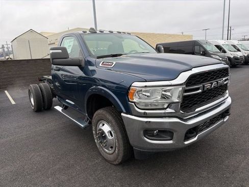 New 2024 RAM 3500 Tradesman AWD/4WD image 16