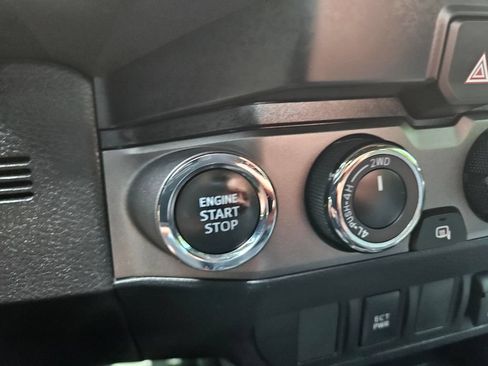 Used 2023 Toyota Tacoma TRD Off-Road w/ Black Out Package (TMS) AWD/4WD image 31