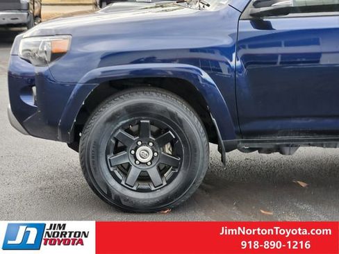 Used 2022 Toyota 4Runner TRD Off-Road Premium image 9
