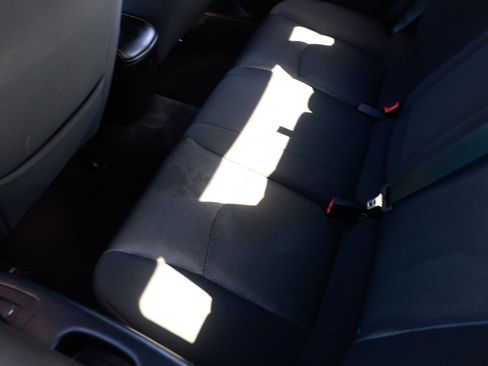 Used 2014 Dodge Avenger SE image 10