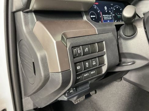 Used 2025 Toyota Tacoma 4x4 Double Cab image 17