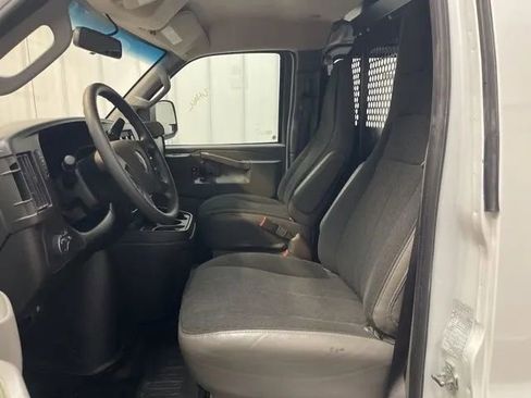 Used 2024 GMC Savana 2500 w/ Driver Convenience Package image 10