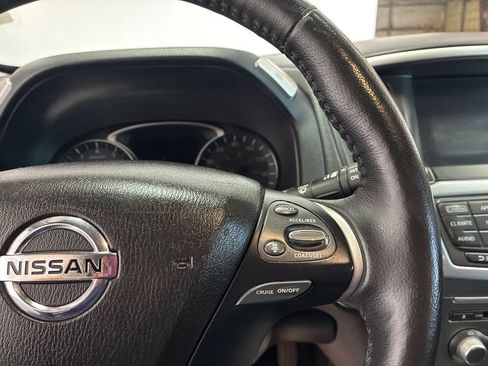 Used 2020 Nissan Pathfinder SL AWD/4WD image 13