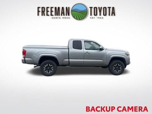 Used 2016 Toyota Tacoma SR5 RWD image 4