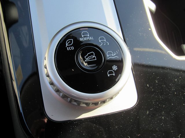 Used 2025 Mitsubishi Outlander SE FWD image 22