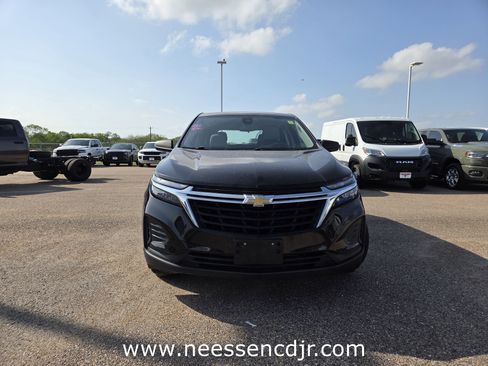 Used 2024 Chevrolet Equinox LS FWD image 2