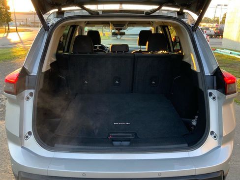 Used 2024 Nissan Rogue SV AWD/4WD image 12