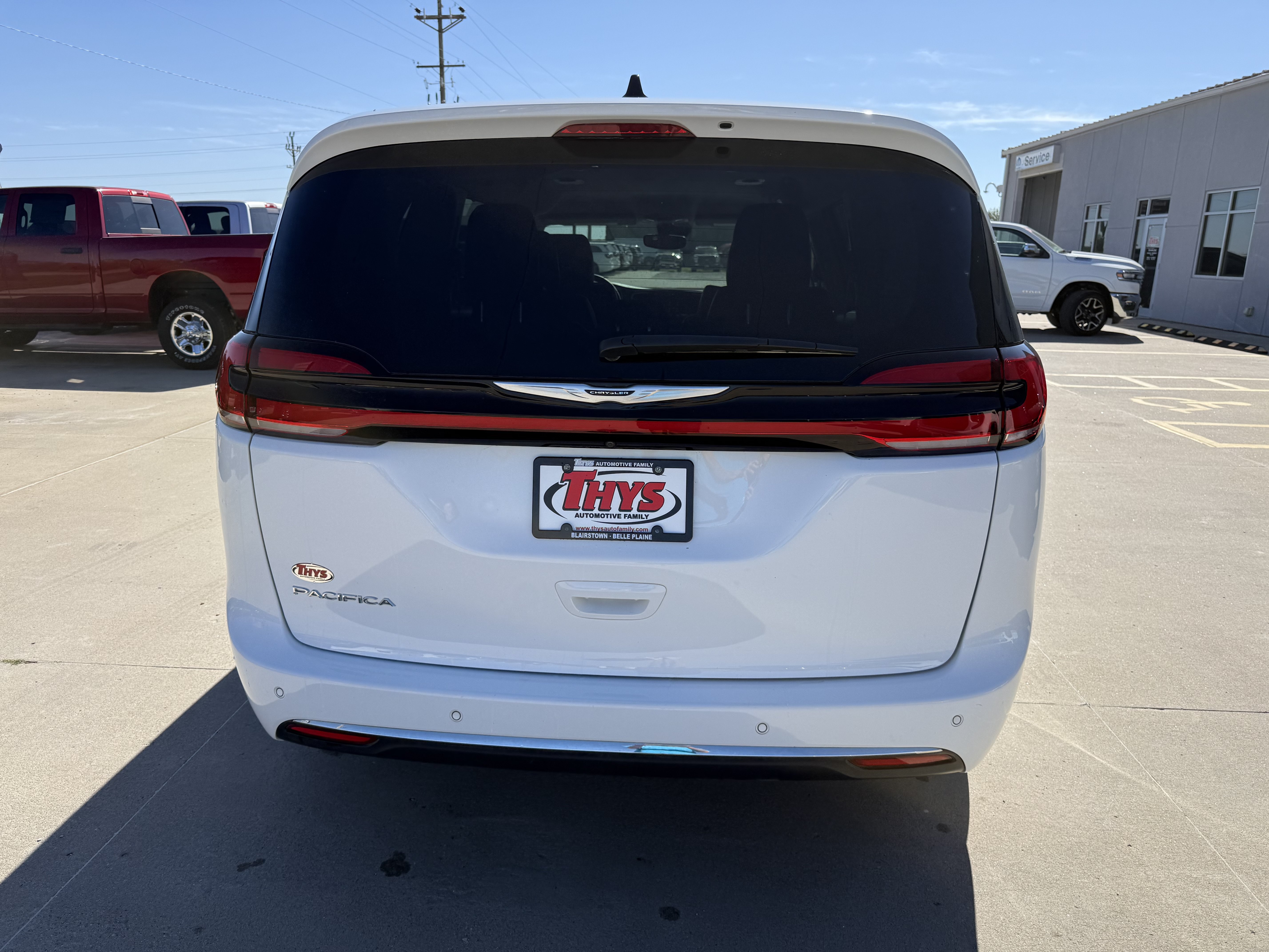 Used 2024 Chrysler Pacifica Touring-L FWD image 36