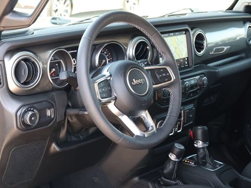 Used 2023 Jeep Wrangler Unlimited Sahara AWD/4WD image 13