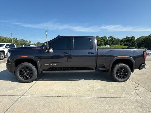 Used 2024 GMC Sierra 2500 AT4 w/ AT4 Premium Plus Package AWD/4WD image 2