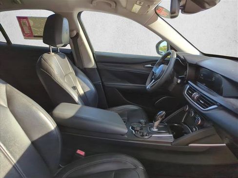 Used 2018 Alfa Romeo Stelvio AWD image 25