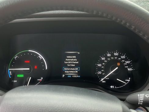 Used 2024 Toyota Sienna XLE image 18