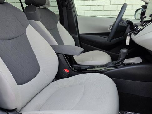 Used 2021 Toyota Corolla LE FWD image 14