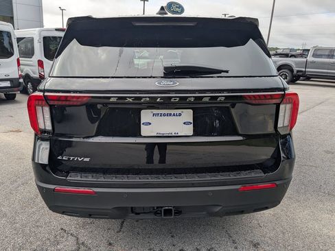 New 2026 Ford Explorer Active RWD image 5