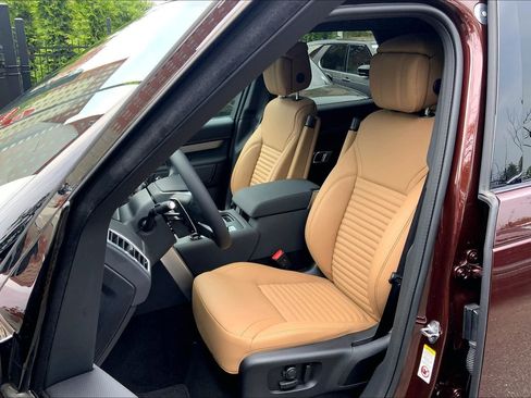 New 2026 Land Rover Discovery Limited Edition AWD/4WD image 9