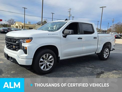 Used 2024 Chevrolet Silverado 1500 Custom image 3