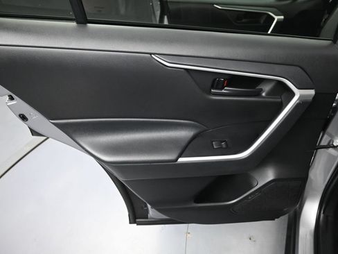 Used 2021 Toyota RAV4 LE FWD image 23