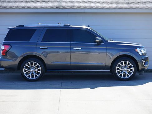 Used 2019 Ford Expedition Limited w/ Equipment Group 302A image 2