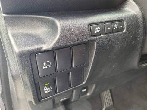 Used 2019 Lexus IS 300 image 19