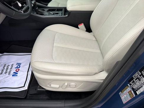 Certified 2024 Kia Sorento S w/ Panoramic Sunroof Package image 18