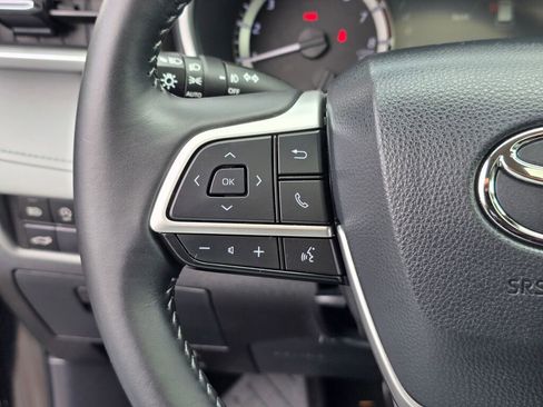 Used 2024 Toyota Highlander XLE AWD/4WD image 20