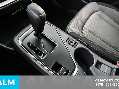 Used 2024 Subaru Crosstrek 2.0i Premium image 39