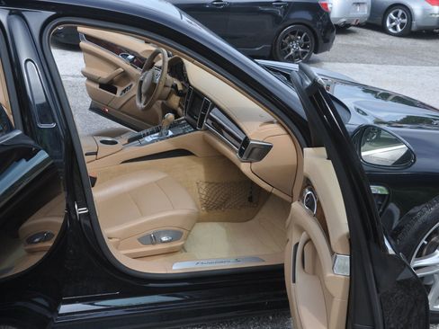 Used 2013 Porsche Panamera 4S image 23