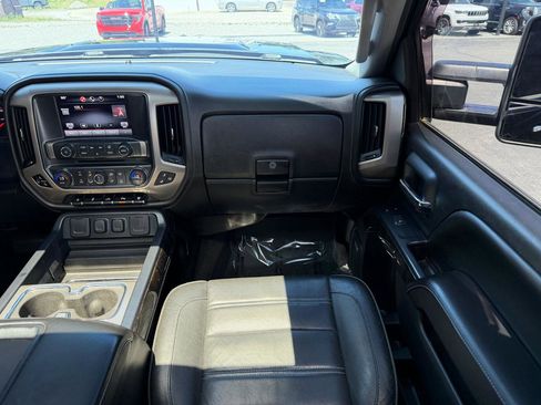 Used 2015 GMC Sierra 2500 Denali AWD/4WD image 24
