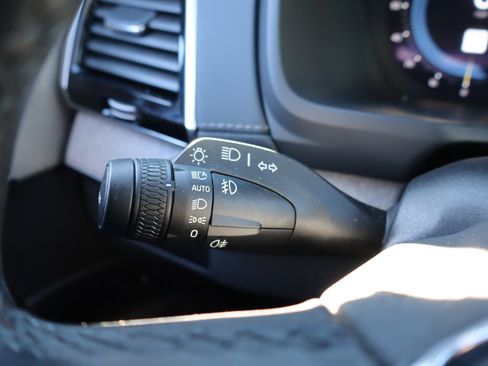 Used 2023 Volvo XC90 B6 Ultimate w/ Protection Package Premier image 22