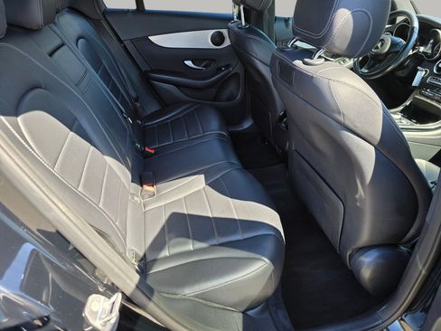 Used 2019 Mercedes-Benz GLC 300 4MATIC image 24