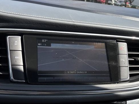 Used 2018 Buick Enclave Essence AWD/4WD image 34