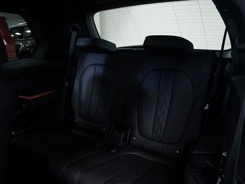 Used 2025 BMW ALPINA XB7 image 24