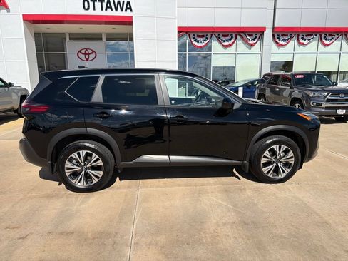 Used 2023 Nissan Rogue SV AWD/4WD image 4