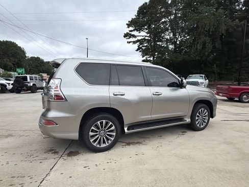 Used 2023 Lexus GX 460 Luxury w/ Accessory Package AWD/4WD image 7