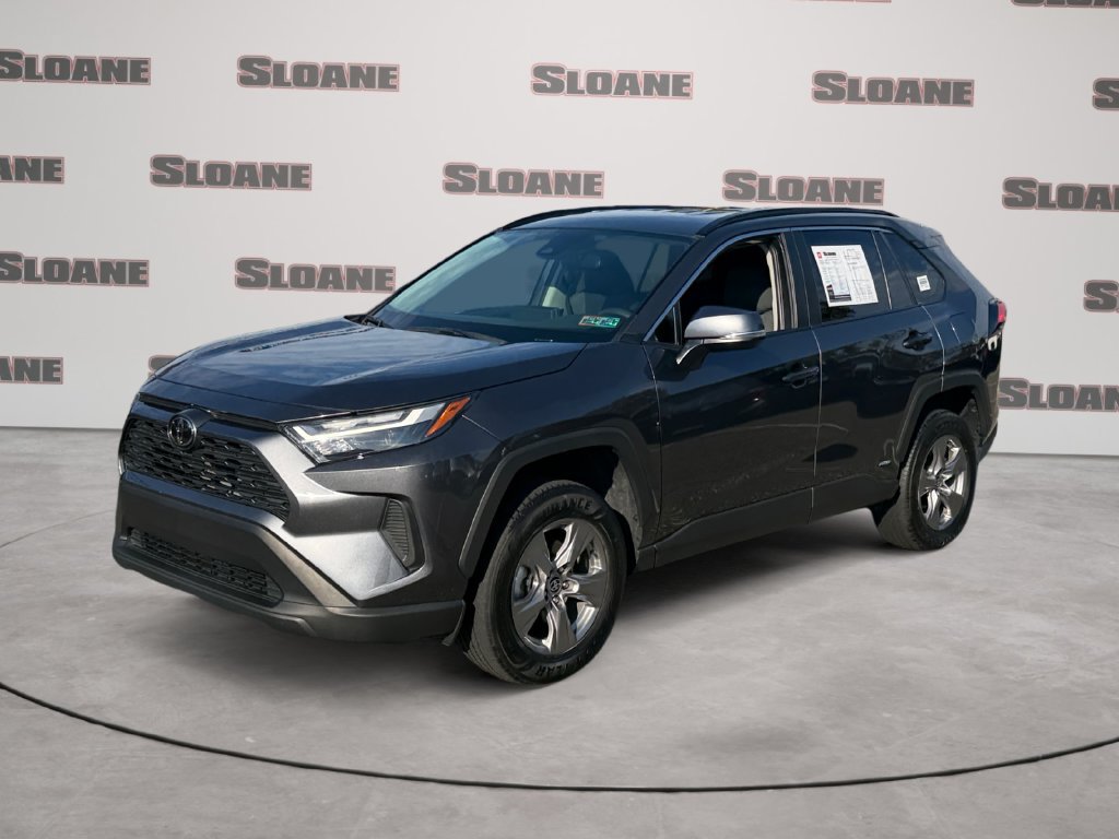 Used 2025 Toyota RAV4 XLE AWD/4WD image 1