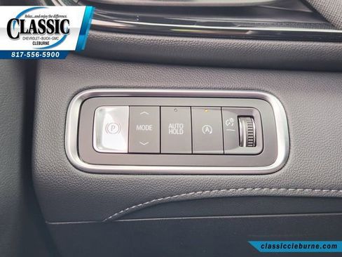Used 2025 Buick Enclave Preferred FWD image 22