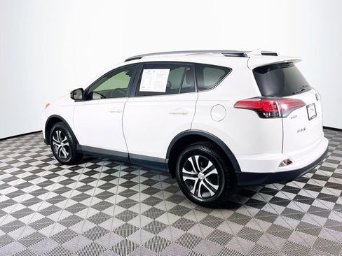 Used 2018 Toyota RAV4 LE image 6