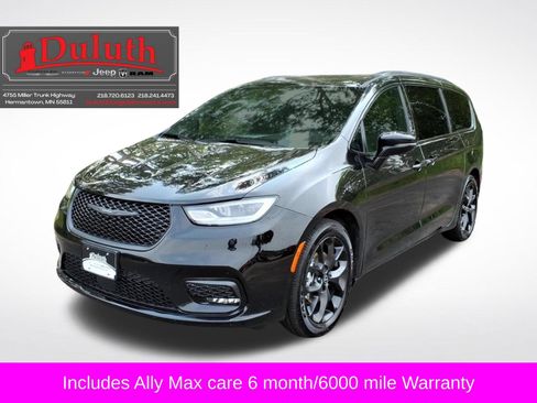 Used 2026 Chrysler Pacifica Limited w/ S Appearance Package FWD image 1