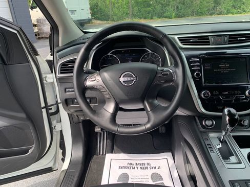 Used 2024 Nissan Murano SV w/ SV Midnight Edition Package FWD image 16